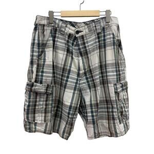Wrangler Mens Cargo Shorts Loose White Plaid Pockets Size 32 Inseam 9” READ​​